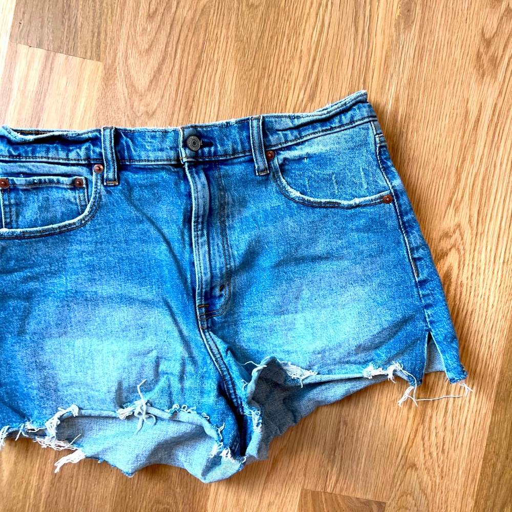 Abercrombie Jean shorts size 30